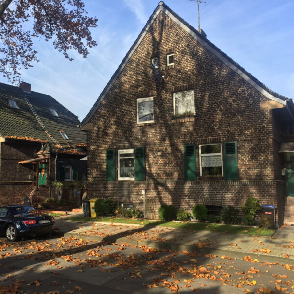 Außenansicht eines Hauses der Arbeitersiedlung Rosenhügel in Gelsenkirchen-Schalke.